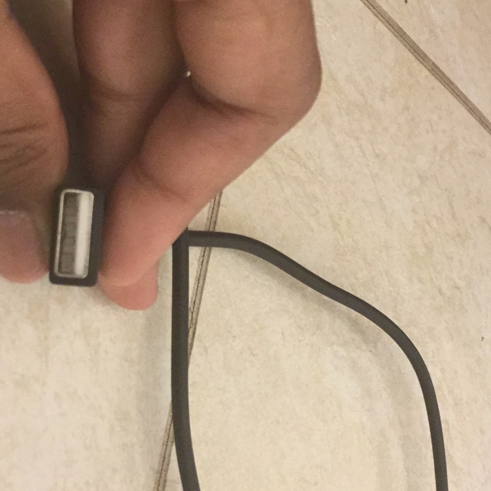 Micro USB charging wire. - Picture 3 of 3